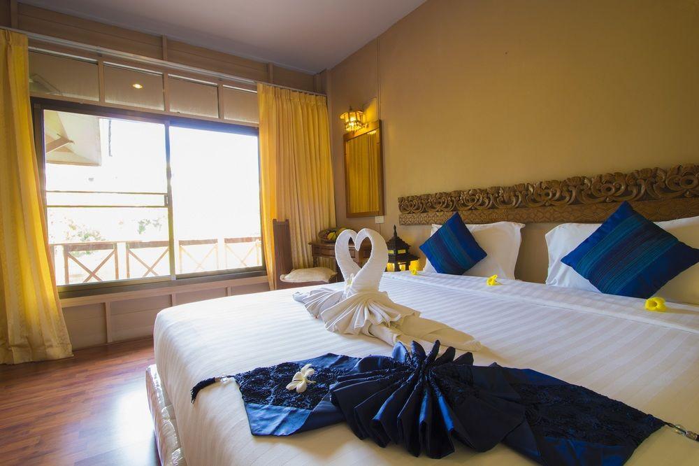 Chaba Kata Beach Hotel Kültér fotó